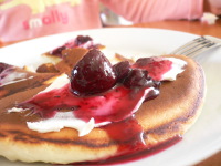 クリームチーズとベリーベリーソース